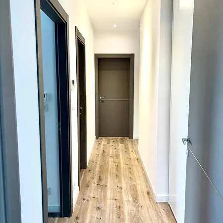 De Standing Miomo Apartment *