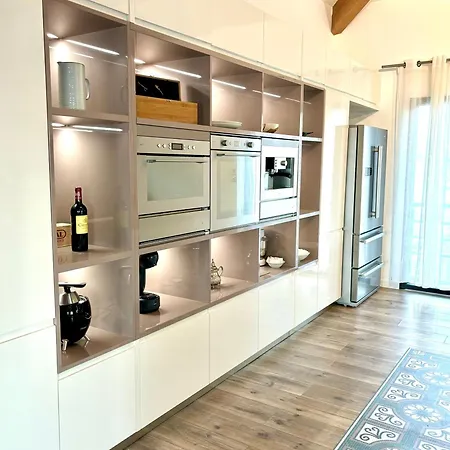 De Standing Miomo Santa-Maria-di-Lota