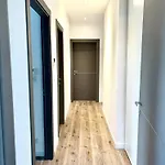 De Standing Miomo Apartmán *