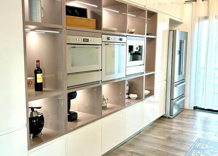 De Standing Miomo Santa-Maria-di-Lota